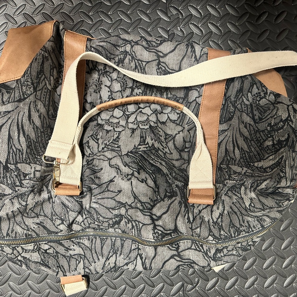 Merona Black and Tan Travel Bag